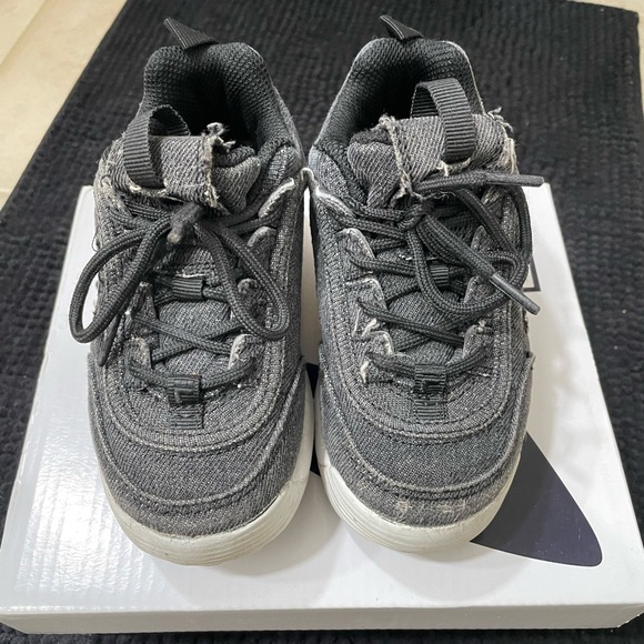 Filas - Picture 2 of 4